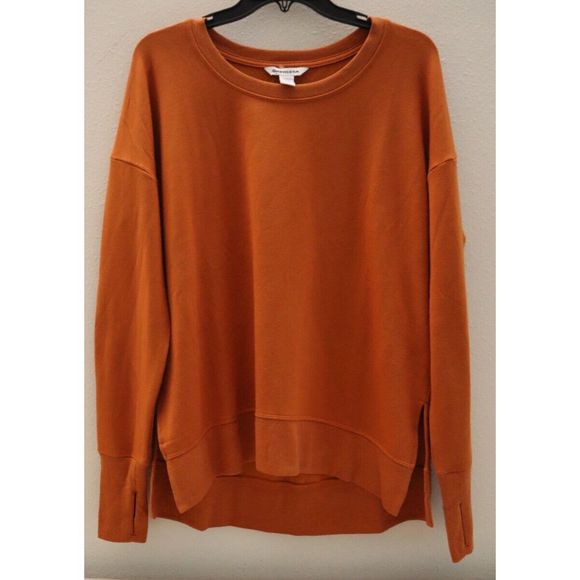 Athleta 870422 Women's Sz M Rust Orange Triumph Crew Neck L/S Sweatshirt $79 - Picture 1 of 15